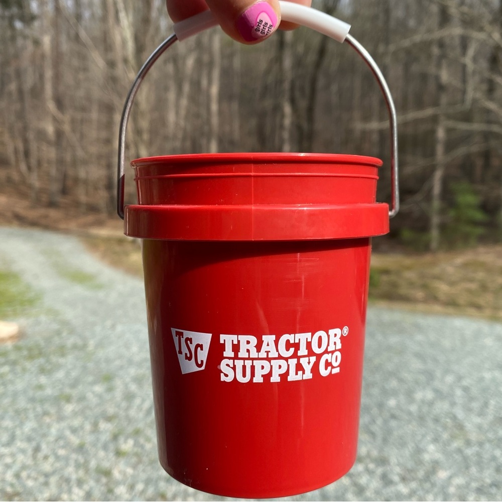 NWT | Tractor Supply Company TSC | Red w White Mini Bucket with Metal Handle